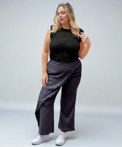 39045 - Remera con Encaje y Modal - Madonna